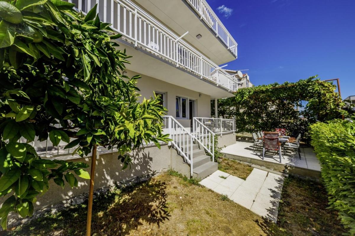 Готель Ani In Trogir * Mittel-Dalmatien Доньї-Сегет Екстер'єр фото